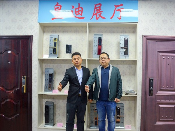 深思熟慮、共展宏圖：祝賀崔先生簽約皇迪西寧經(jīng)銷商