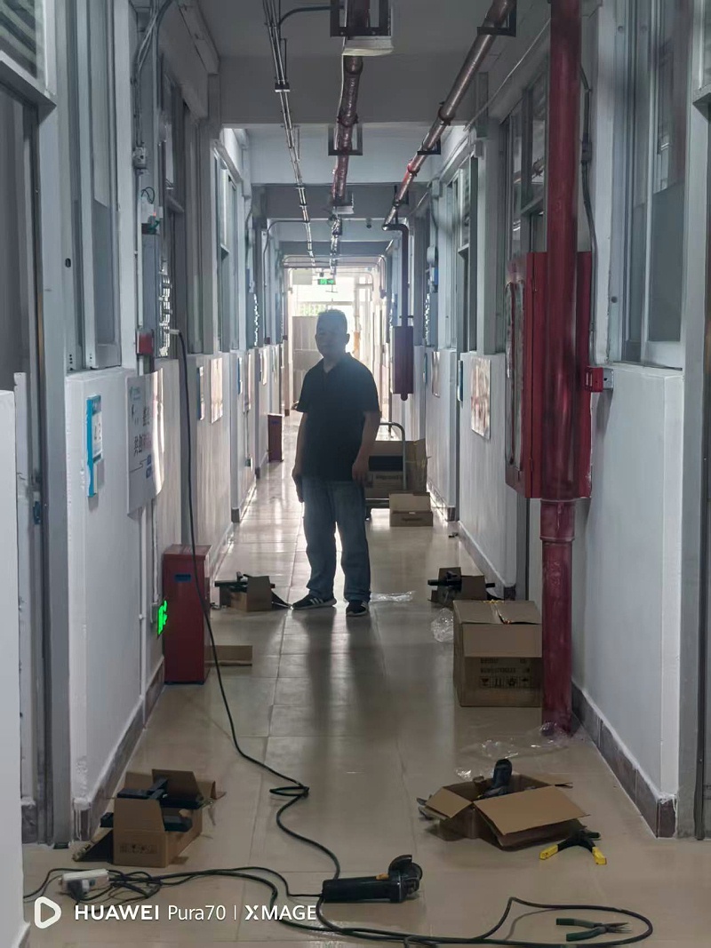 學(xué)校安裝現(xiàn)場(chǎng)